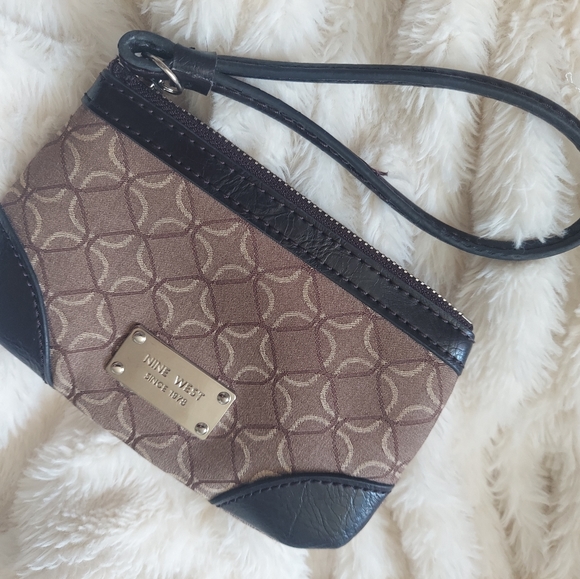 Nine West Wristlet - Picture 3 of 5